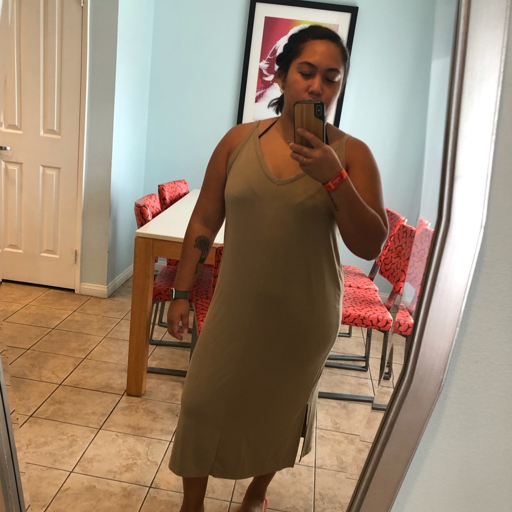 Ashley - Picture 4 of 4